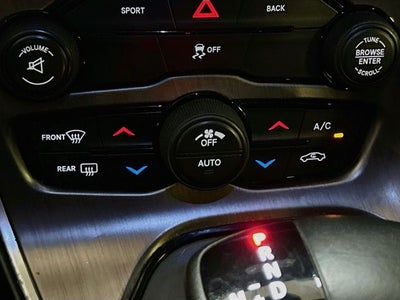 2015 Dodge Challenger SXT