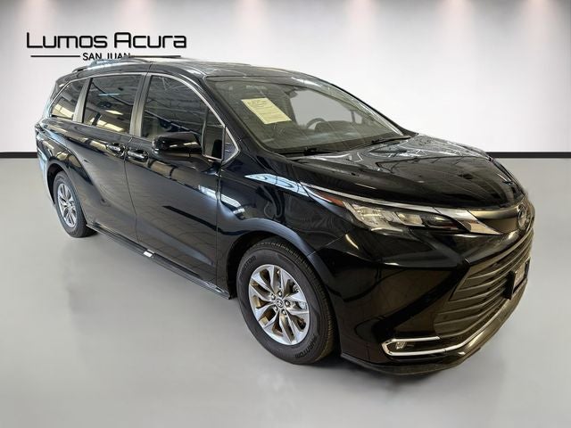 2023 Toyota Sienna XLE 8 Passenger