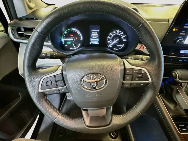 2023 Toyota Sienna XLE 8 Passenger
