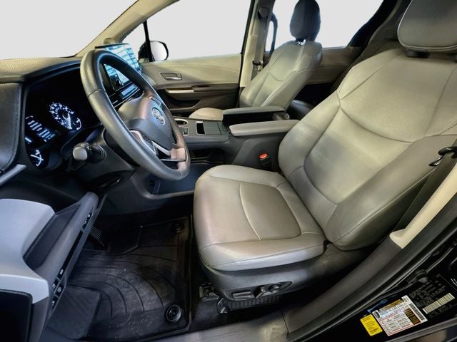 2023 Toyota Sienna XLE 8 Passenger