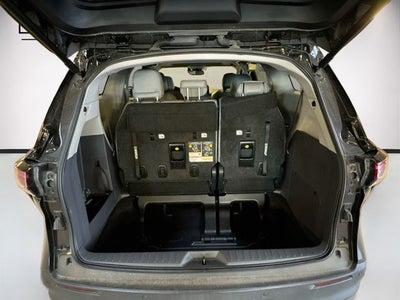 2023 Toyota Sienna XLE 8 Passenger