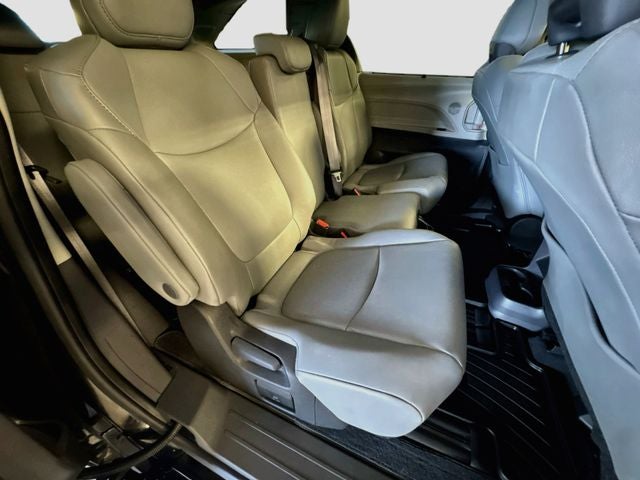 2023 Toyota Sienna XLE 8 Passenger