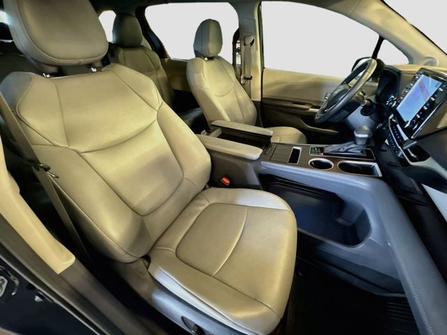 2023 Toyota Sienna XLE 8 Passenger