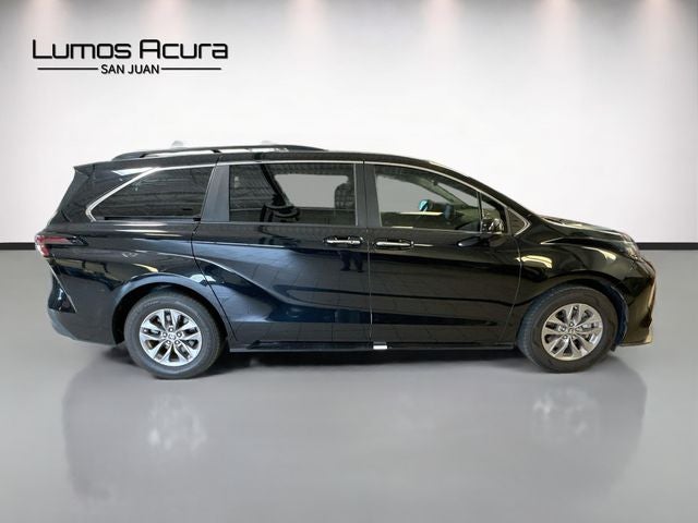 2023 Toyota Sienna XLE 8 Passenger